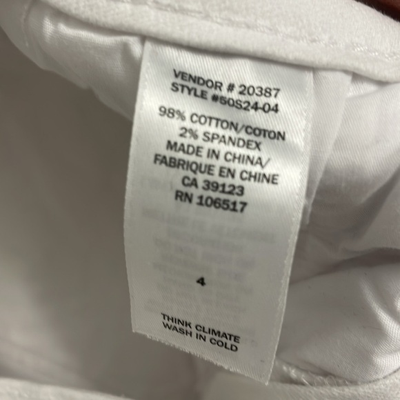 NWT Northern Reflections White Crop Wide Leg Ankle Pants with Tan Buttons Size 4 - Picture 7 of 7